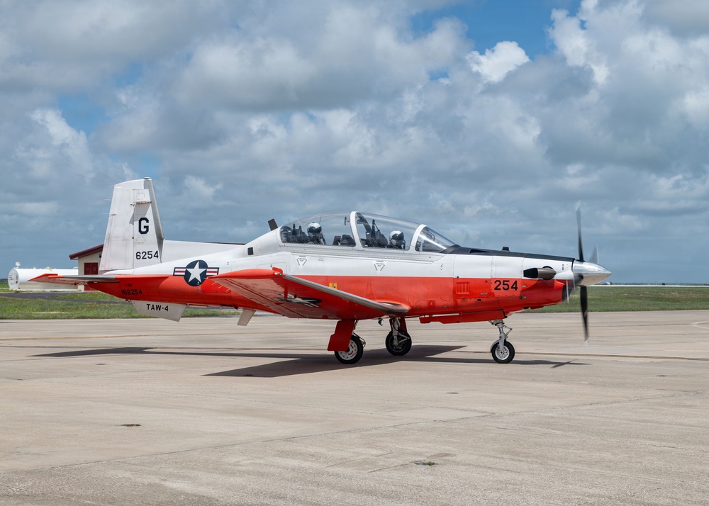 T-6B Taxis on NAS Corpus Christi Flightline