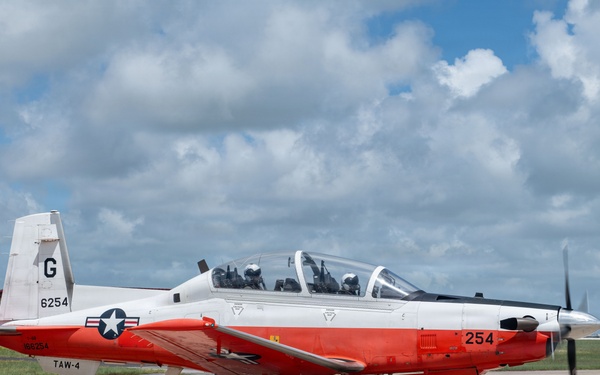T-6B Taxis on NAS Corpus Christi Flightline