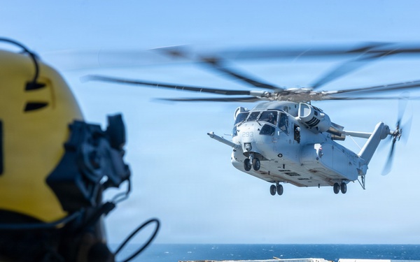 26th Marine Expeditionary Unit’s Type Commander’s Amphibious Training | Ch-53K King Stallion land on USS Arlington