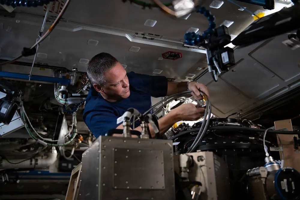 Air Force test pilot tapped as ‘ultimate wingman’ for Artemis III