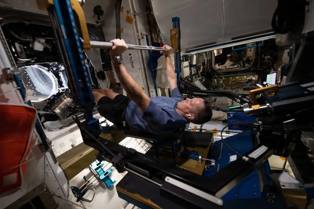 Air Force test pilot tapped as ‘ultimate wingman’ for Artemis III