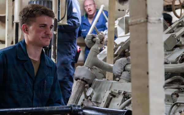USS Gonzalez Conducts Training
