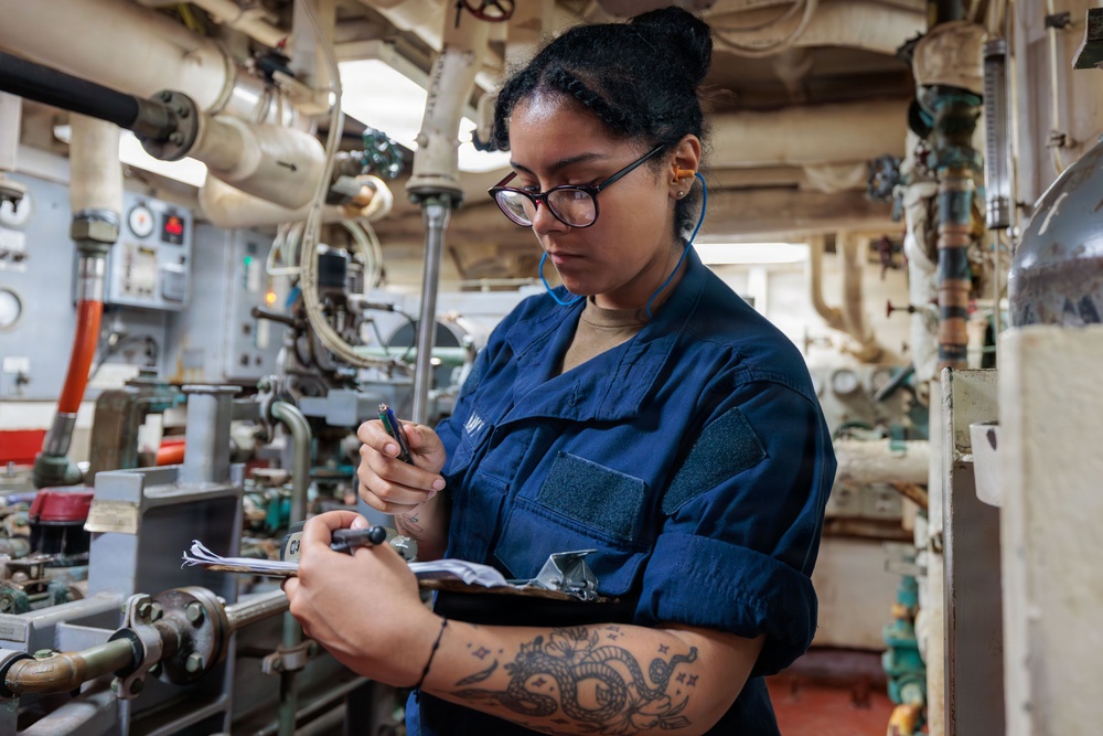 USS Gonzalez Conducts Training