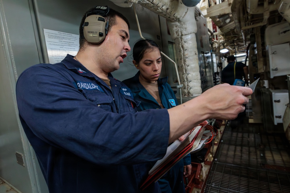 USS Gonzalez Conducts Training