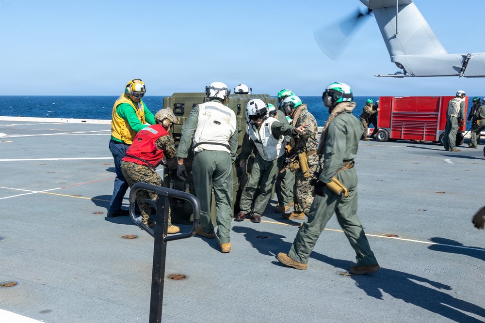 26th Marine Expeditionary Unit’s Type Commander’s Amphibious Training | Ch-53K King Stallion land on USS Arlington