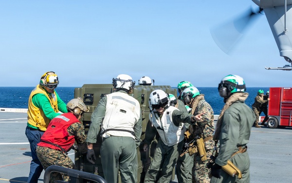 26th Marine Expeditionary Unit’s Type Commander’s Amphibious Training | Ch-53K King Stallion land on USS Arlington