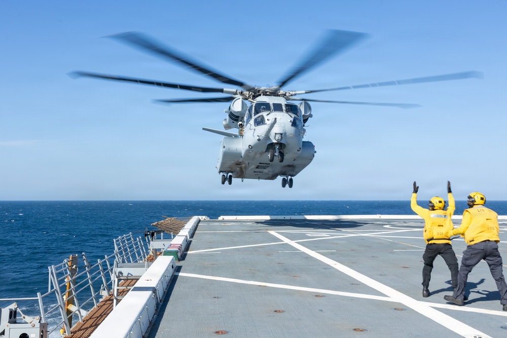 26th Marine Expeditionary Unit’s Type Commander’s Amphibious Training | Ch-53K King Stallion land on USS Arlington