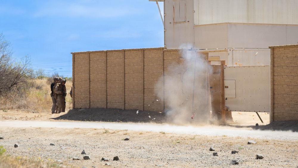 Marines with V2/5 Conducts EOTG Mechanized Raid Course