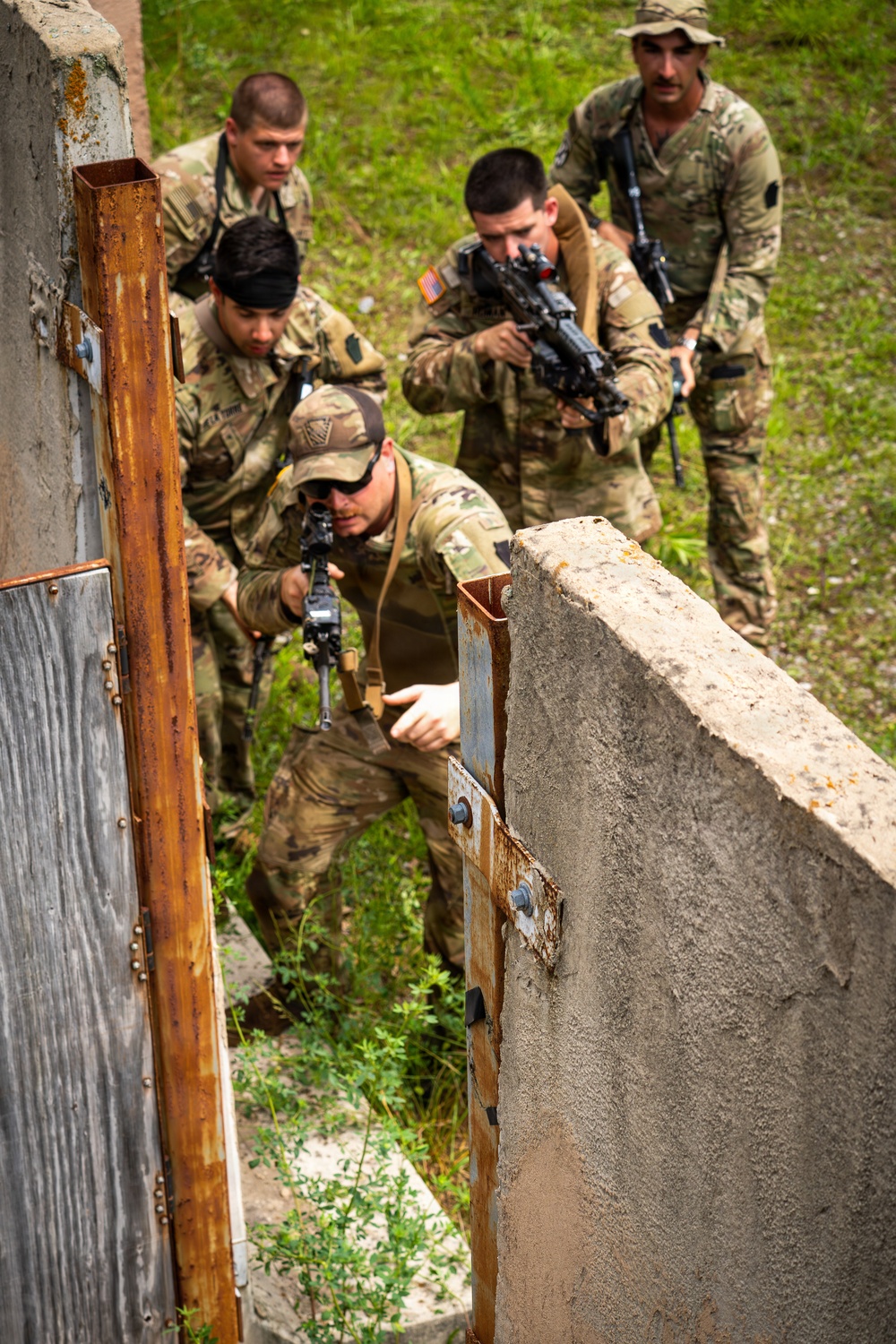 2-112th Infantry Soldiers Execute Urban Operations Training During Tactical Exercise at Fort Indiantown Gap