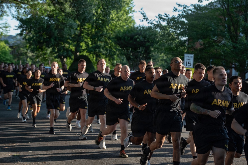 Army Birthday Run Commemorates Army's 251st Birthday