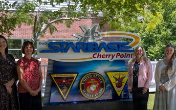 Trish Smith visits MCAS Cherry Point
