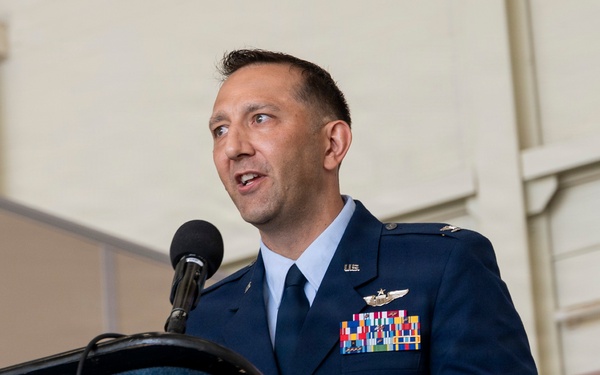 Padgett assumes command of 305th OG