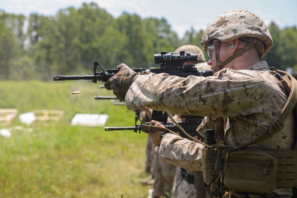 8th &amp; I Guard Company Conducts Weapons Proficiency Training