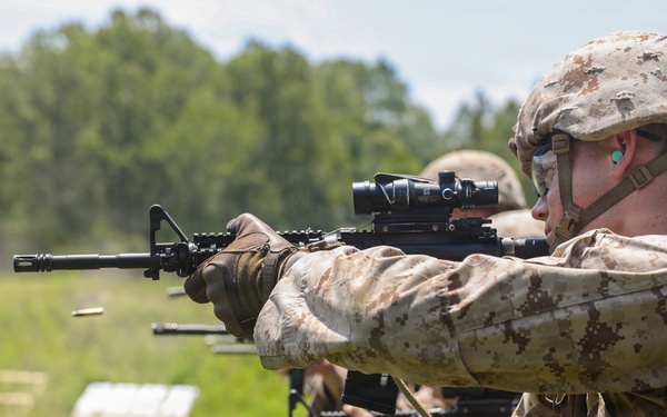 8th &amp; I Guard Company Conducts Weapons Proficiency Training