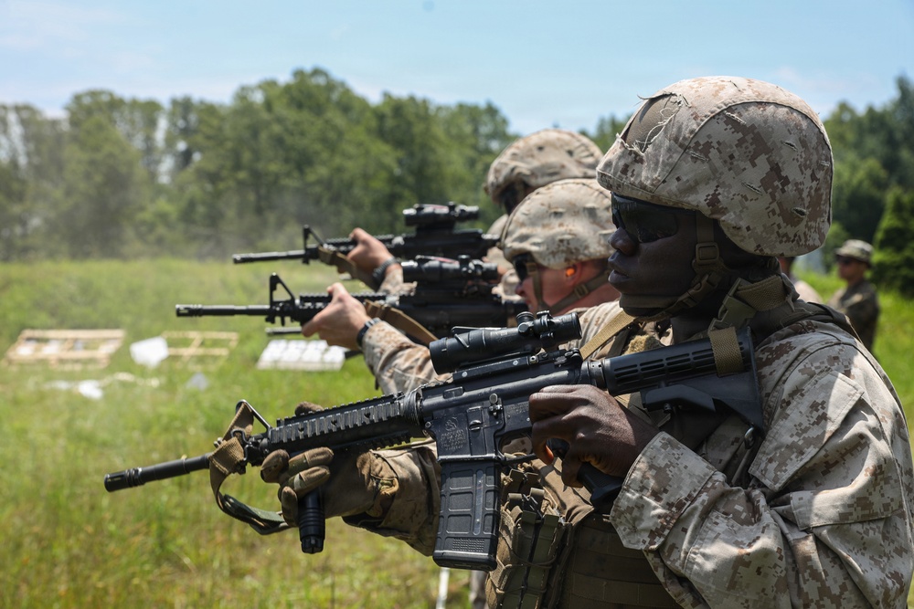 8th &amp; I Guard Company Conducts Weapons Proficiency Training
