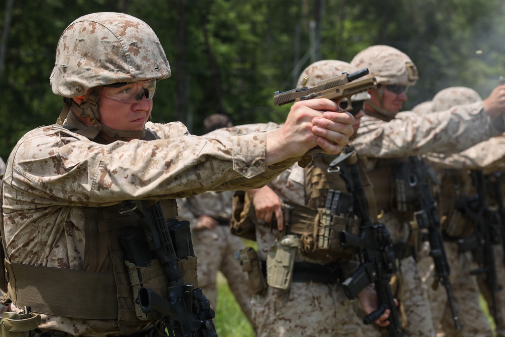 8th &amp; I Guard Company Conducts Weapons Proficiency Training