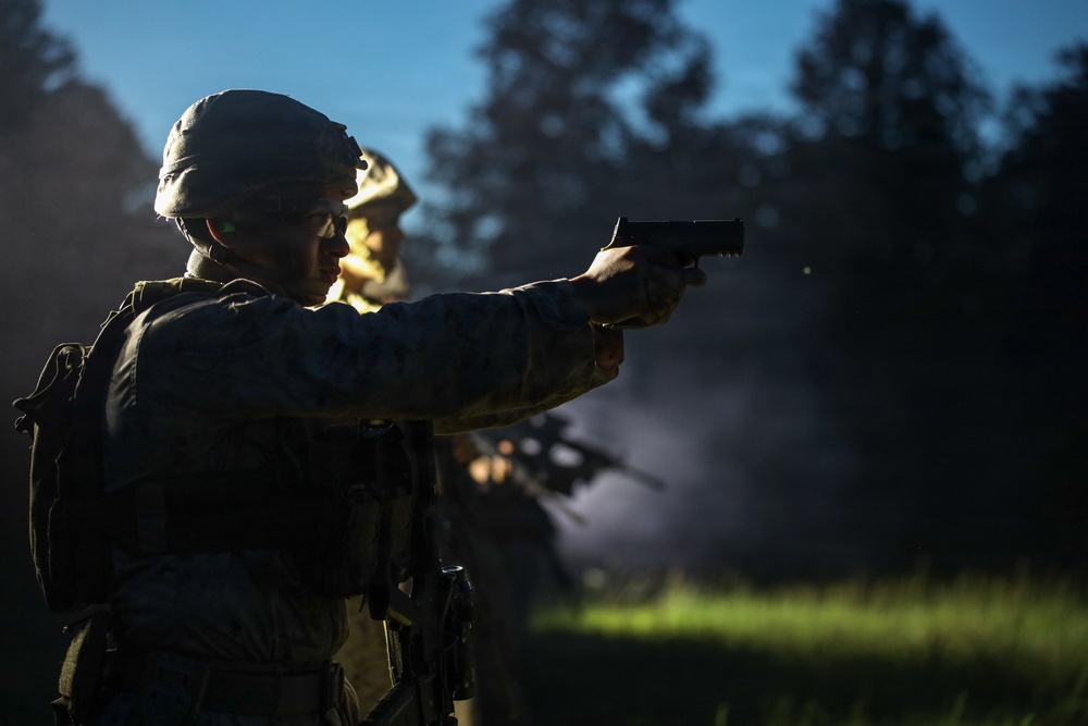 8th &amp; I Guard Company Conducts Weapons Proficiency Training