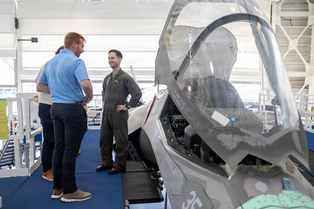 Congressional staffers visit MCAS Beaufort