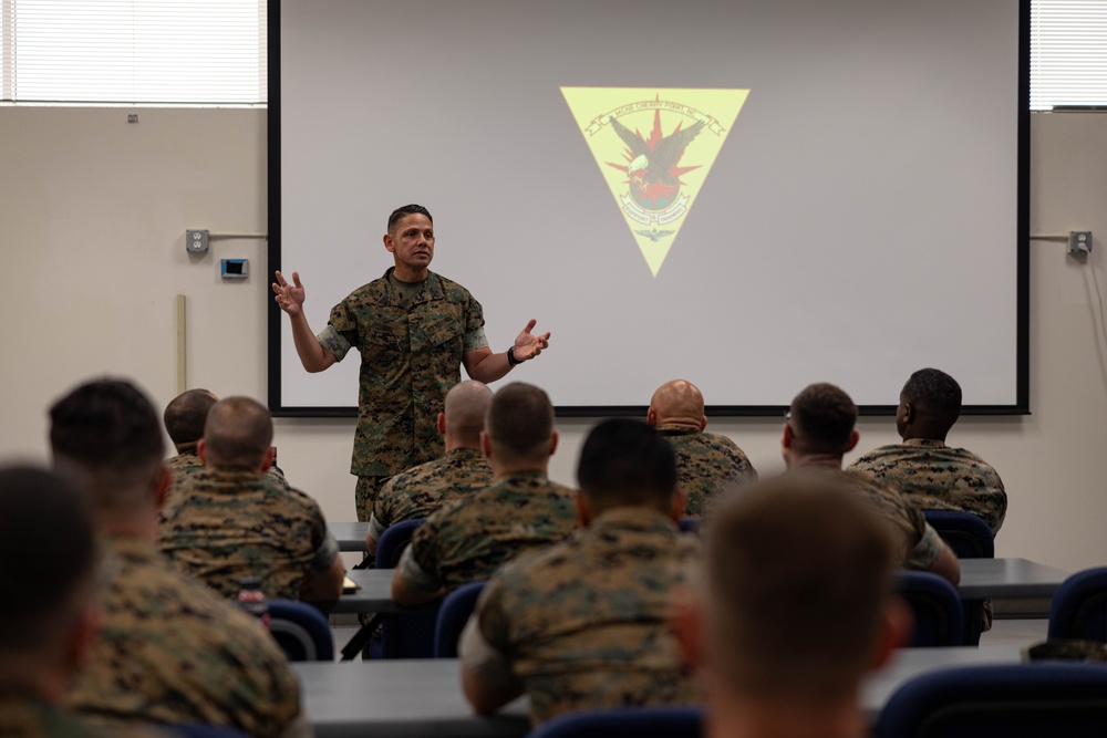 The Sergeant Major of the Marine Corps, Sgt. Maj. Carlos A. Ruiz visits MCAS Cherry Point