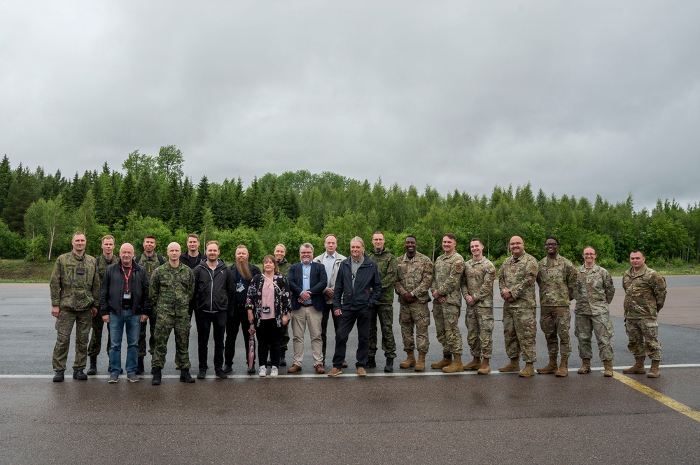 Finnish Air Force Personnel Meet US Airmen at Pirkkala