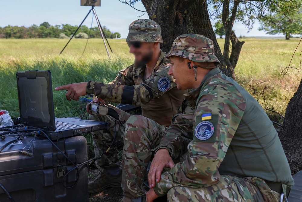 Ukrainian forces demonstrate unmanned aerial vehicle capabilities to U.S. Marines and Sailors during Sea Breeze 26