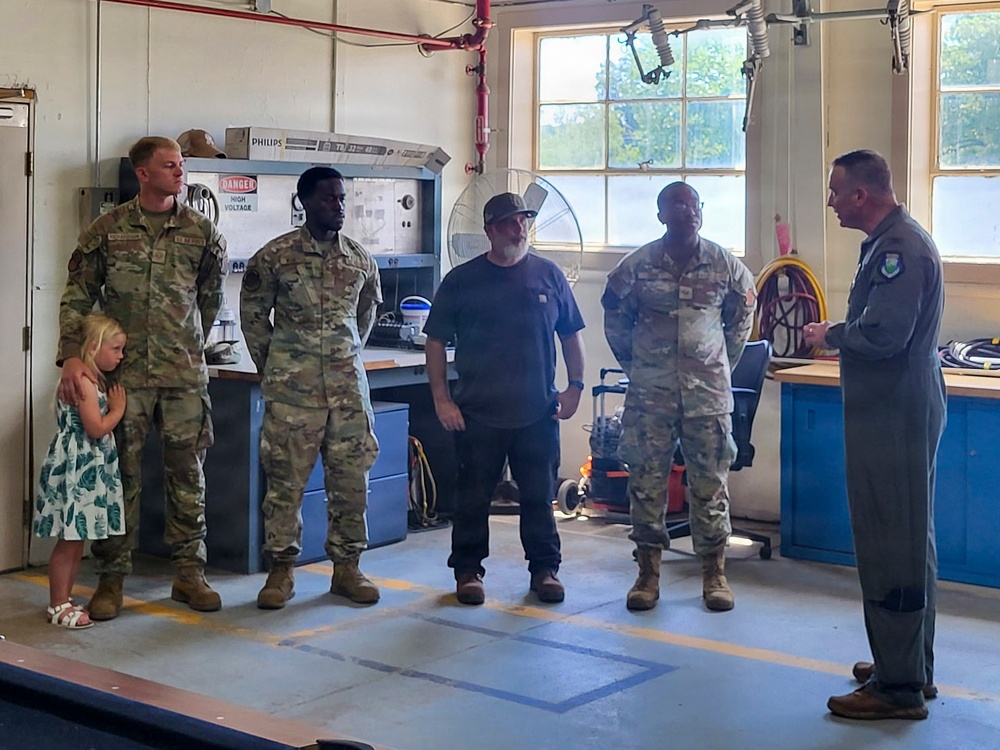 89th AW commander recognizes 316th CES electricians for excellence