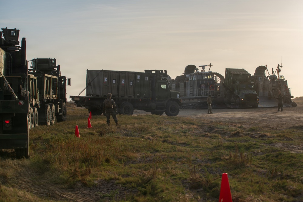 15th Marine Expeditionary Unit Conducts In-stream Onload