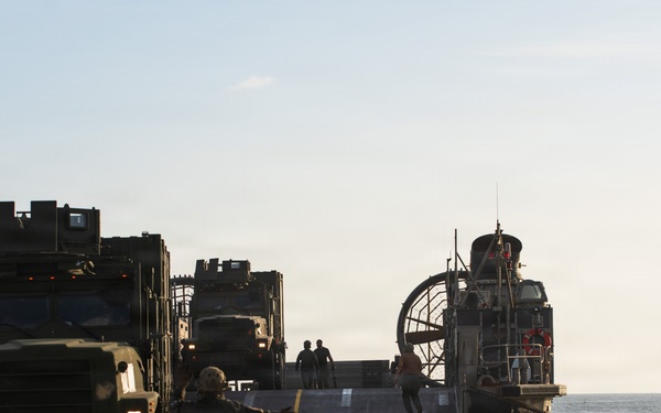 15th Marine Expeditionary Unit Conducts In-stream Onload