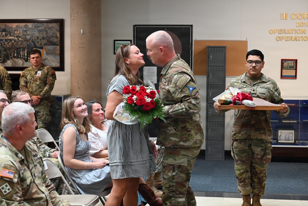 III Armored Corps bid farewell to deputy commander