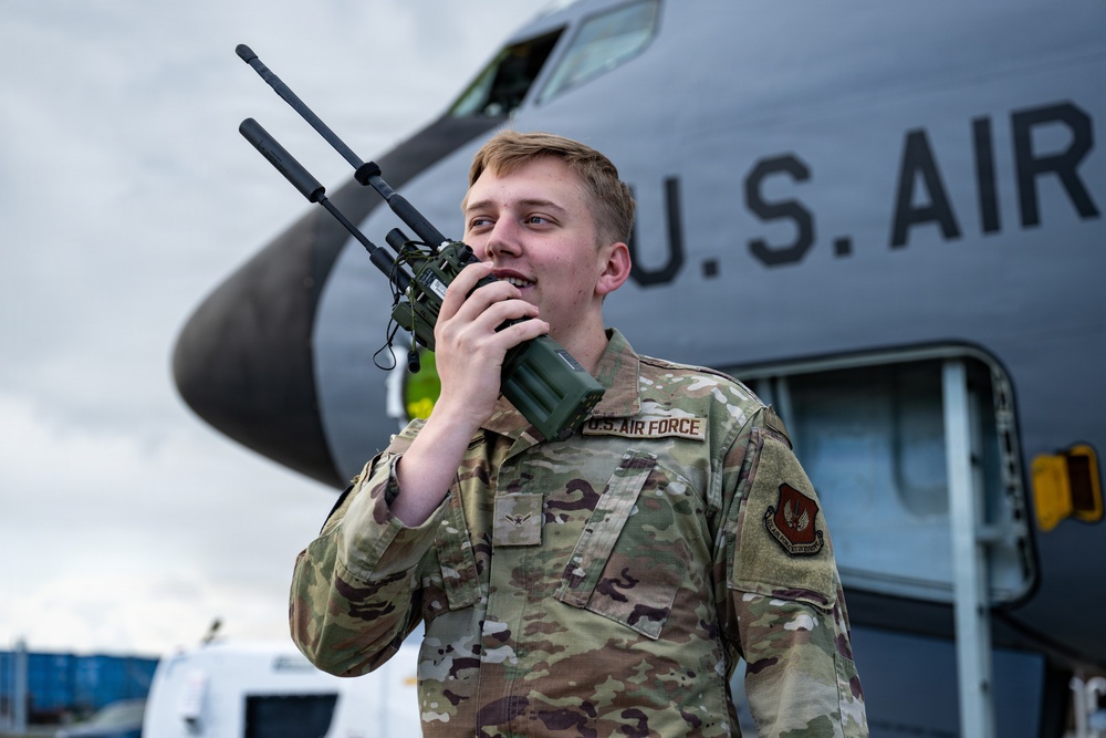 100 ARW bring the fuel to RAFL 26