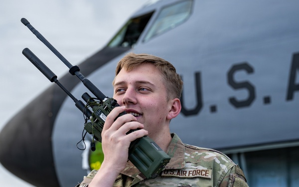 100 ARW bring the fuel to RAFL 26