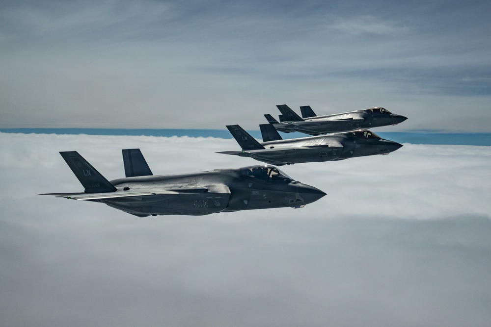 100 ARW bring the fuel to RAFL 26