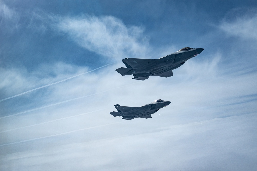 100 ARW bring the fuel to RAFL 26