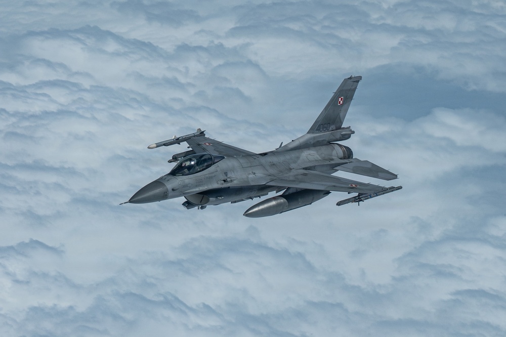 100 ARW bring the fuel to RAFL 26