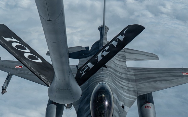 100 ARW bring the fuel to RAFL 26