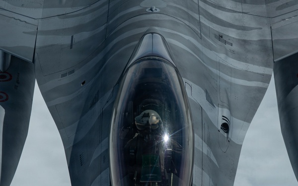 100 ARW bring the fuel to RAFL 26