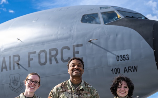 100 ARW bring the fuel to RAFL 26