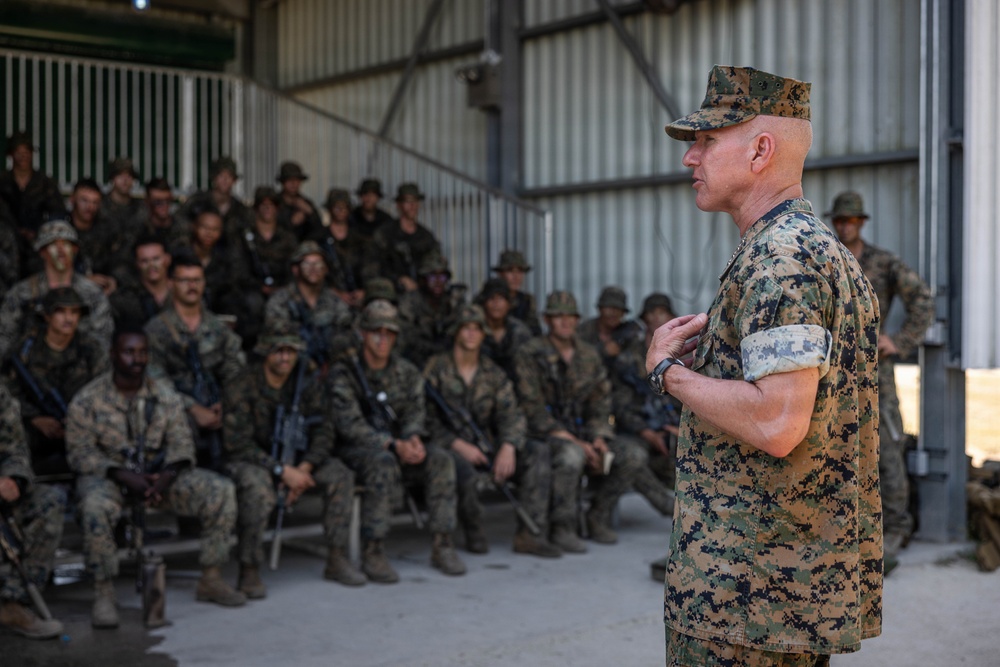 CMC, SMMC, visit 2nd Marine Division; Recognize Outstanding Marines