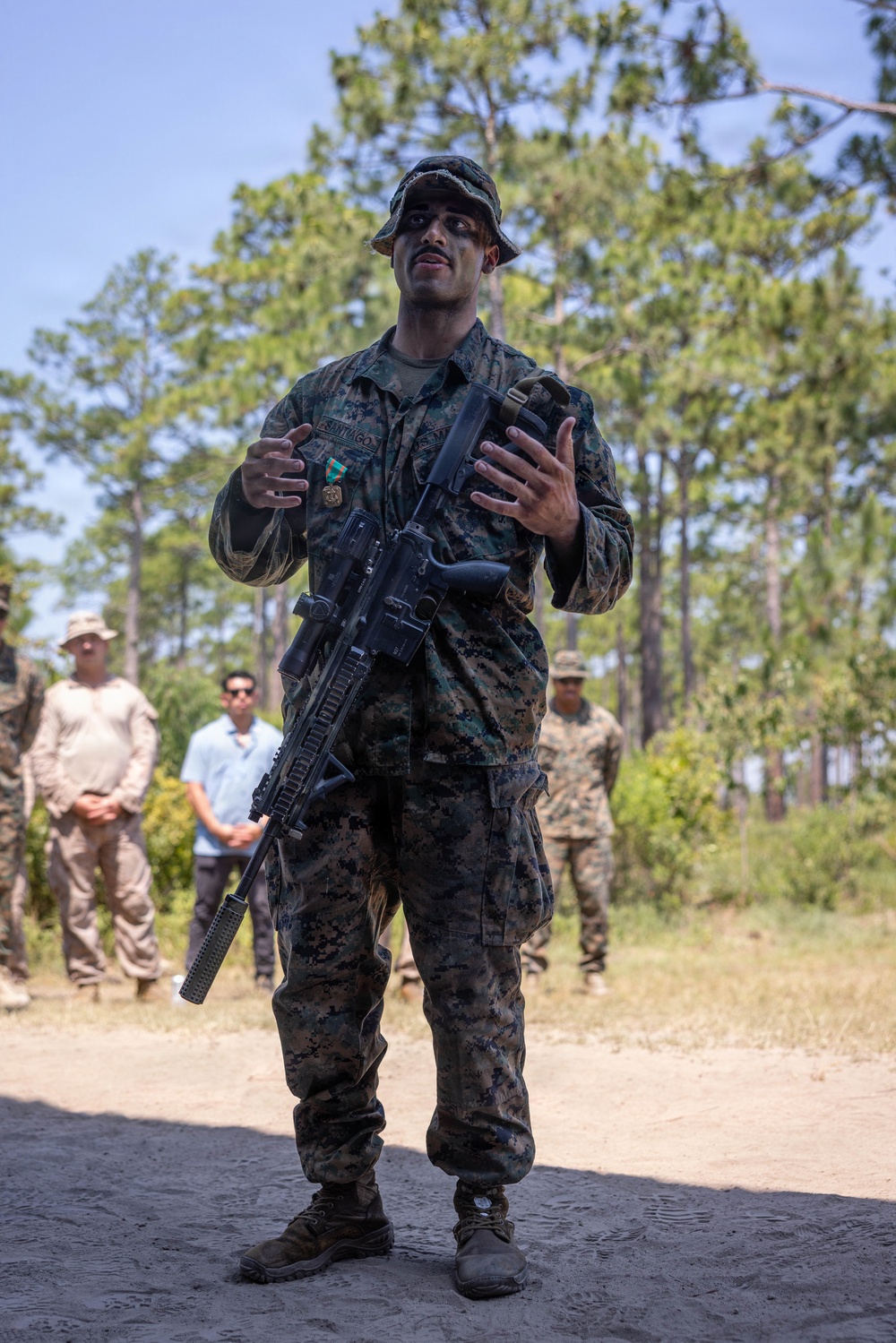 CMC, SMMC, visit 2nd Marine Division; Recognize Outstanding Marines
