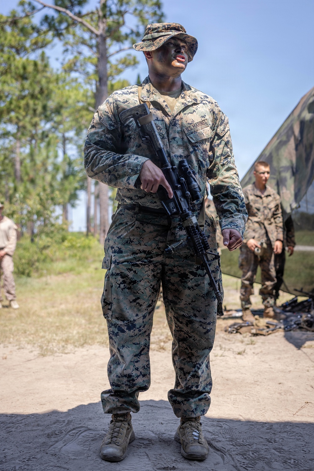 CMC, SMMC, visit 2nd Marine Division; Recognize Outstanding Marines