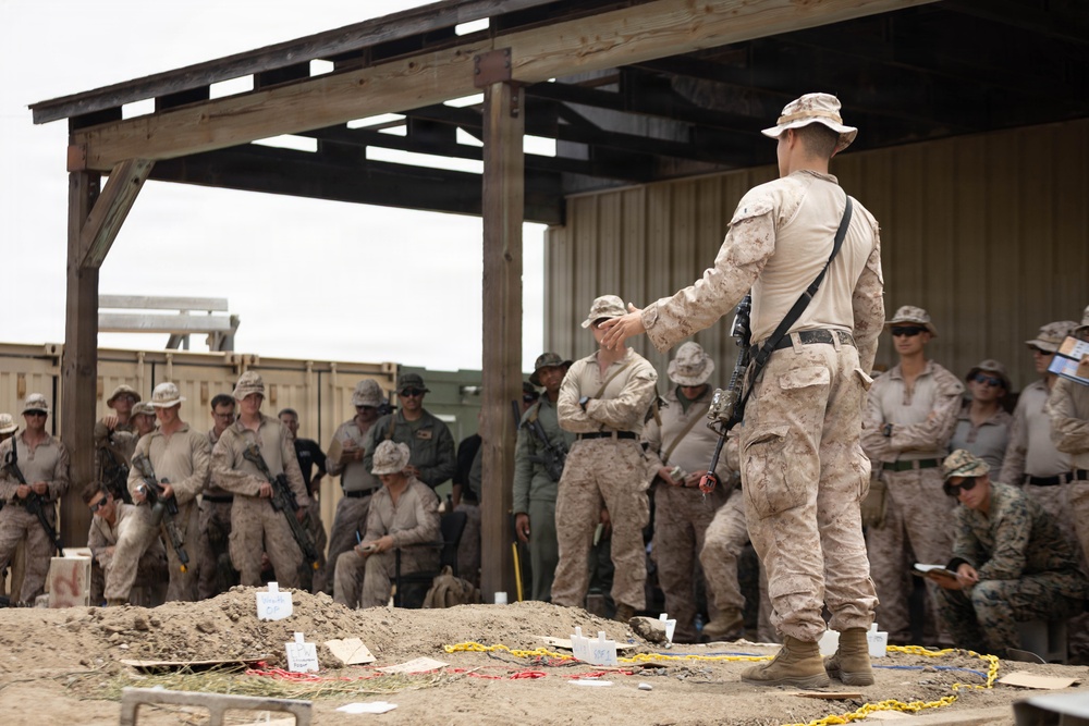 Marines with V2/5 Conducts EOTG Mechanized Raid Course