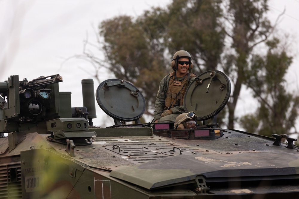 V2/5 and 1st LAR Conduct EOTG Mechanized Raid Course