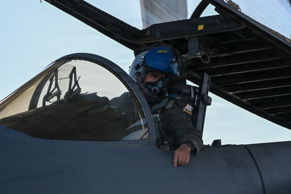 15Cs train with F-15Es at Mountain Home AFB
