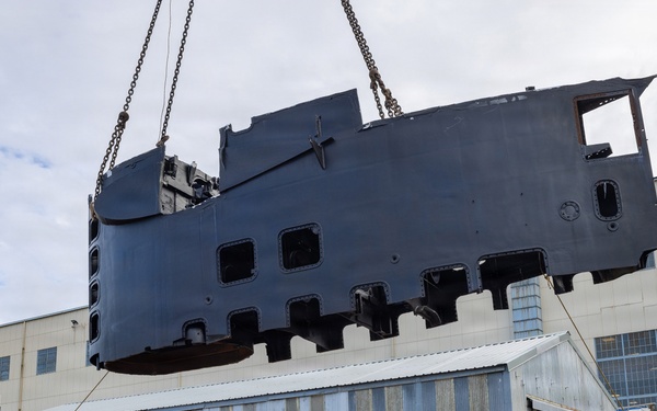 EX- USS Norfolk (SSN-714) Sail Lift