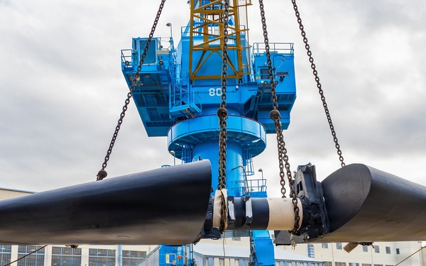 EX- USS Norfolk (SSN 714) Sail Lift