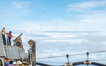 USS Gridley Conducts Replenishment-at-Sea