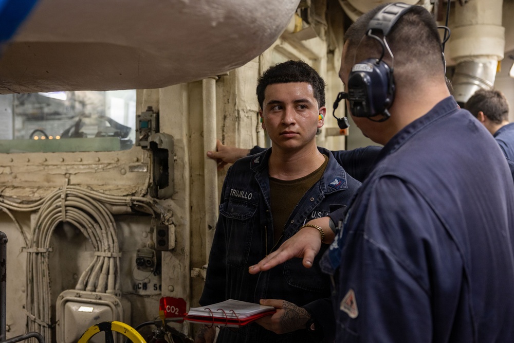USS Boxer Conducts Engineering Training Drills