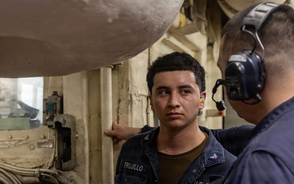 USS Boxer Conducts Engineering Training Drills