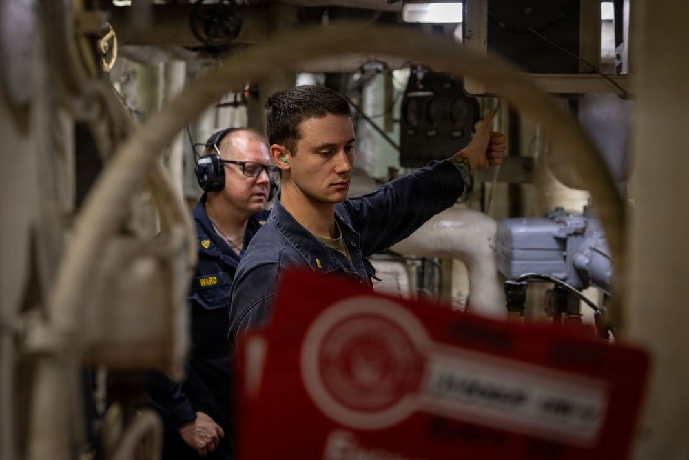 USS Boxer Conducts Engineering Training Drills
