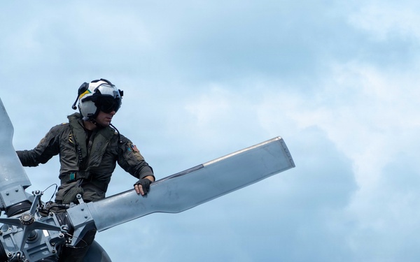 BOXARG Sailors, Marines Conduct Fast Rope Drills